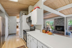 010_F8_111 Greenview Dr