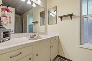 025_F8_111 Greenview Dr