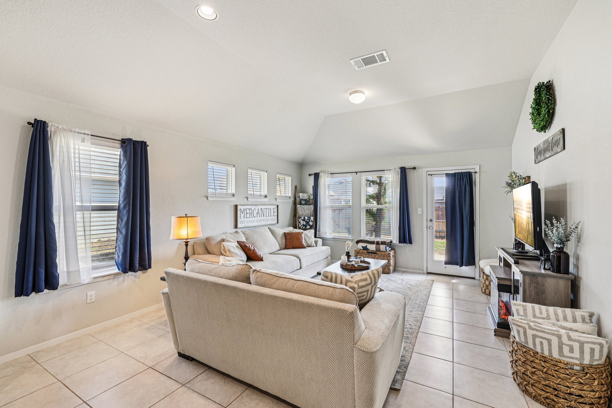 Insider Loop-S1202-006.jpg