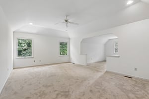 Manor Dr-S1607-040.jpg