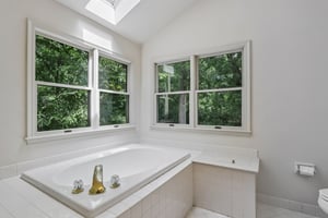 Manor Dr-S1607-046.jpg