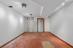 Manor Dr-S1607-054.jpg