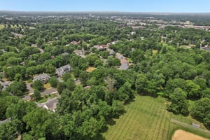 Manor Dr-S1607-069.jpg