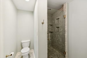  Photo 31
