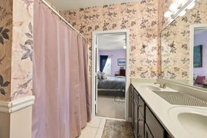 Primary En Suite w/ Walk-In Shower