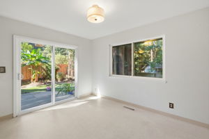 015_F8_111 River Ln