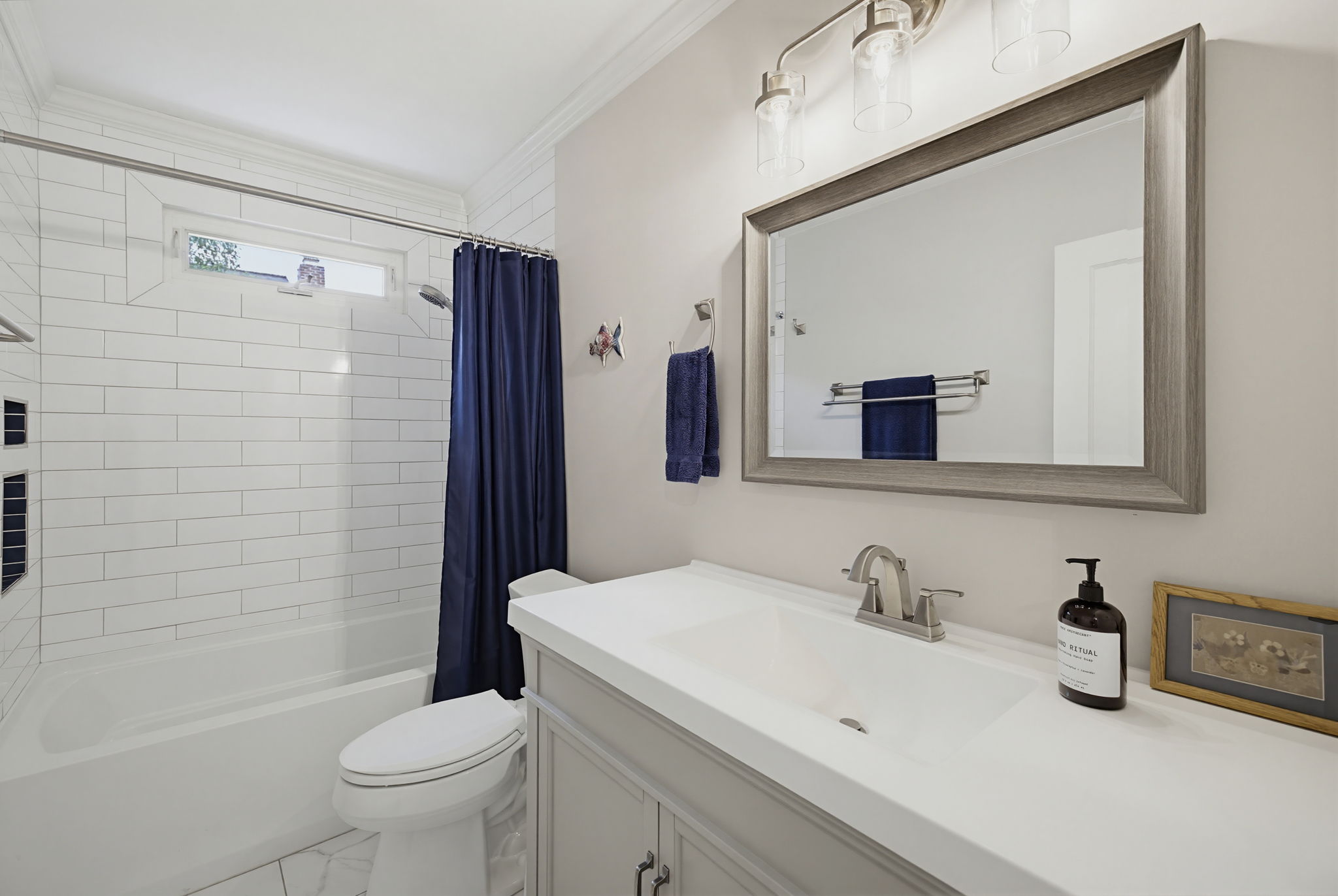 111 S Elam Ave-23
