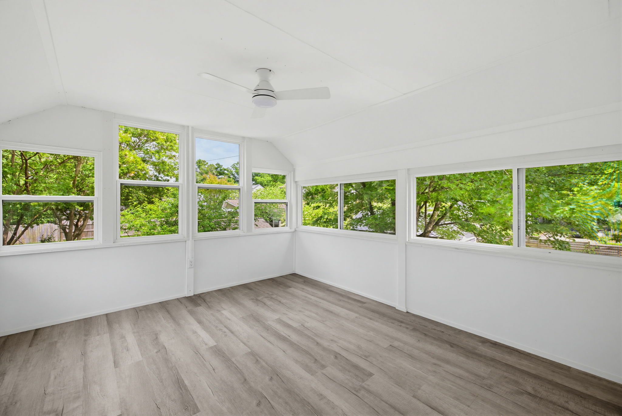 111 S Elam Ave-34