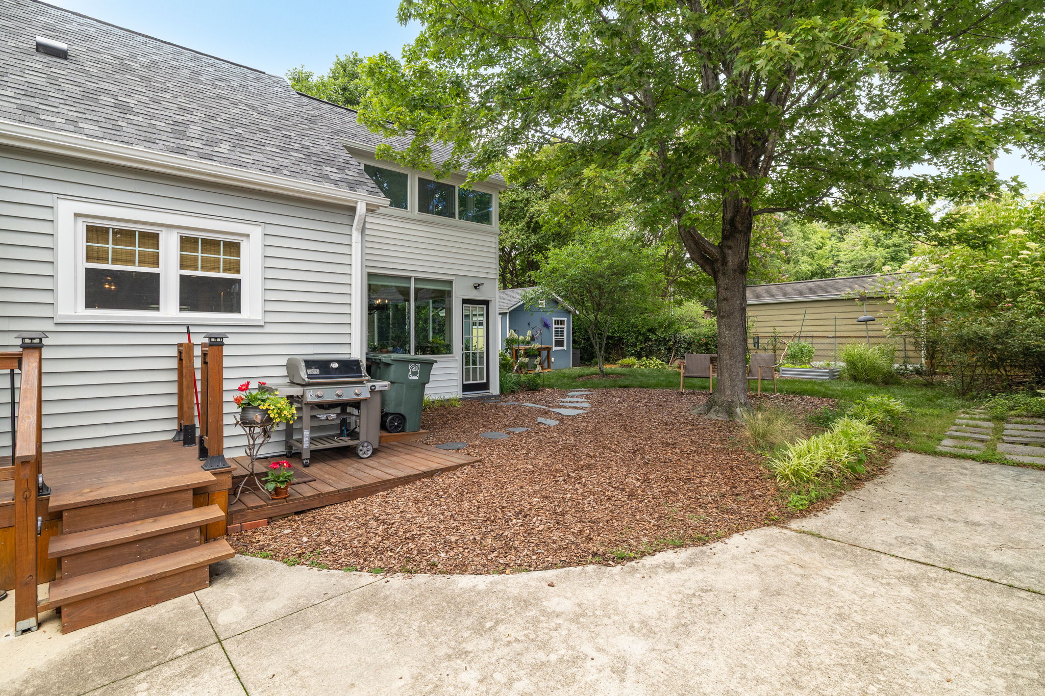 111 S Elam Ave-38