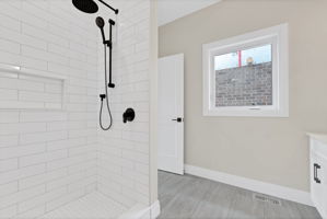  Photo 32