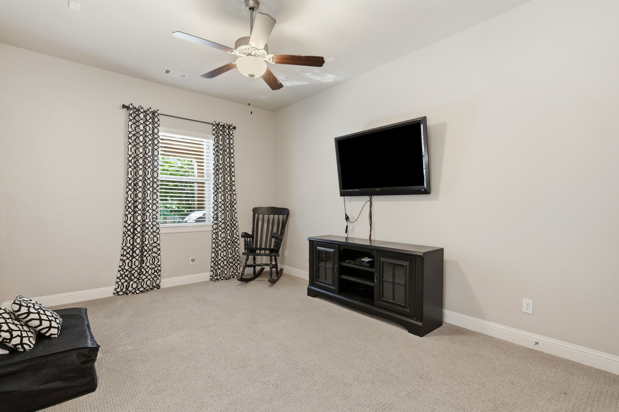 025_F8_111 Serene Hilltop Cir
