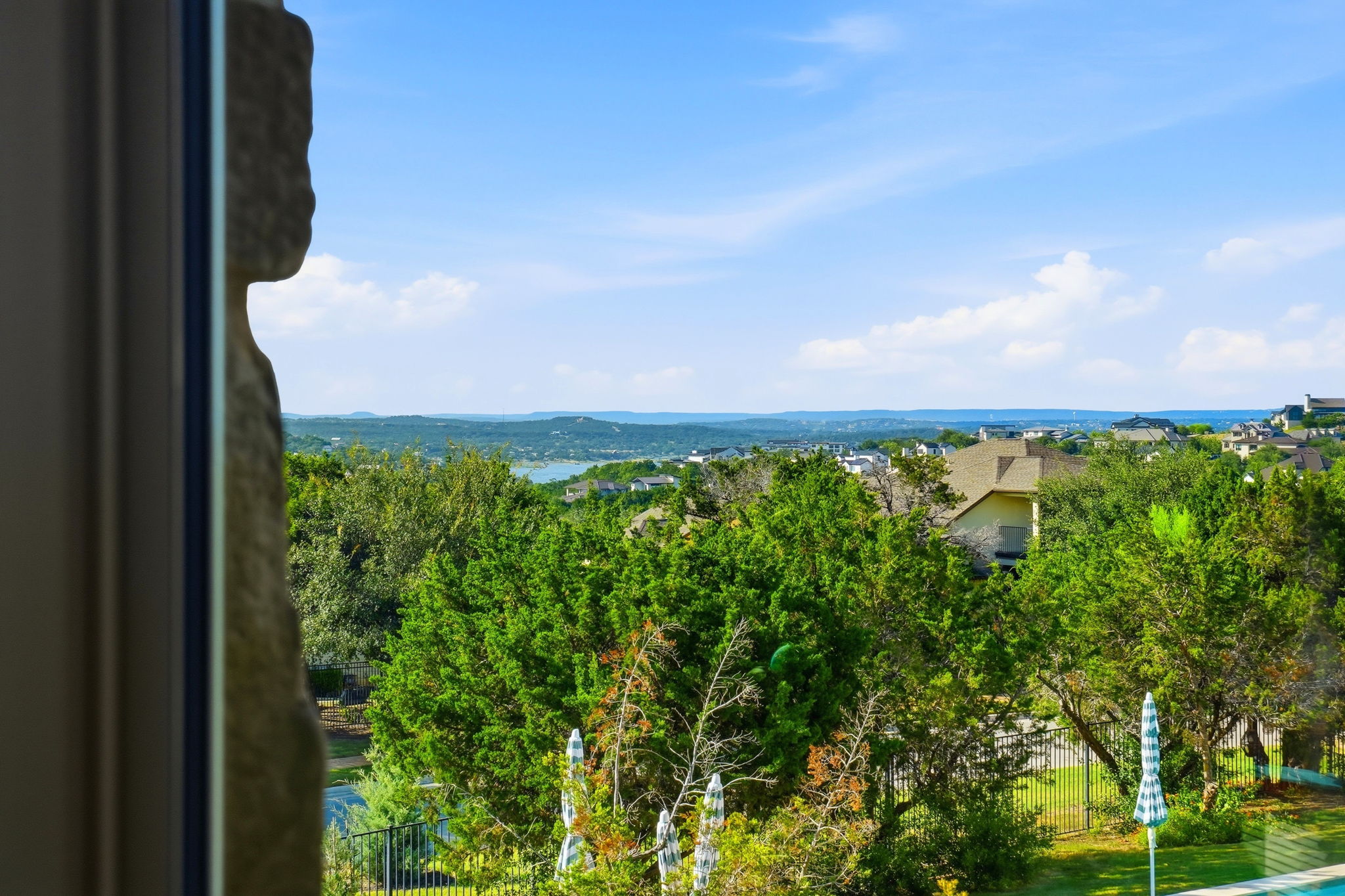 042_F8_111 Serene Hilltop Cir