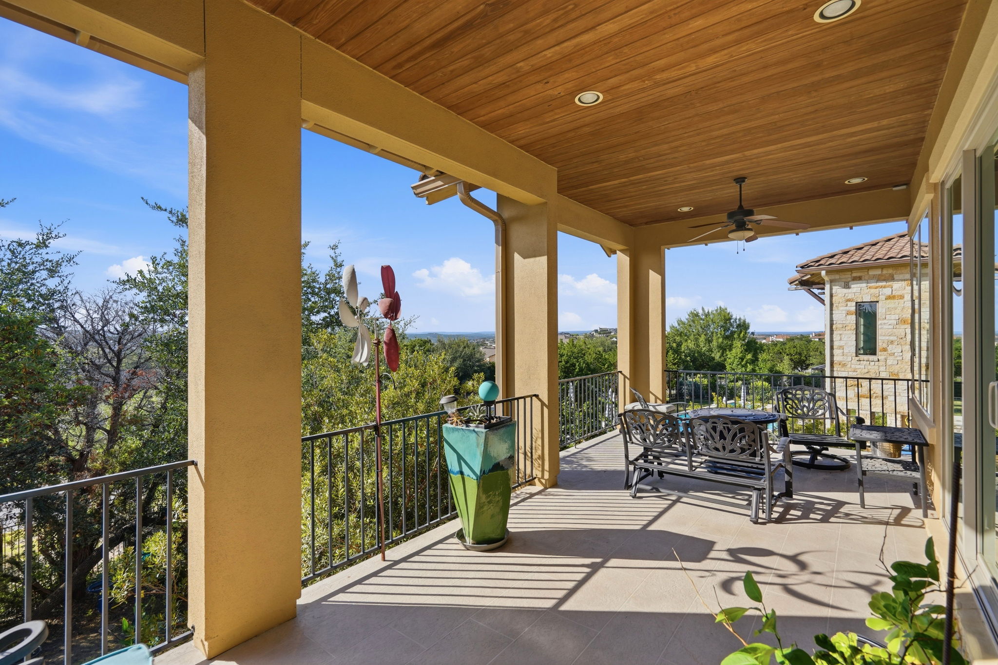 044_F8_111 Serene Hilltop Cir