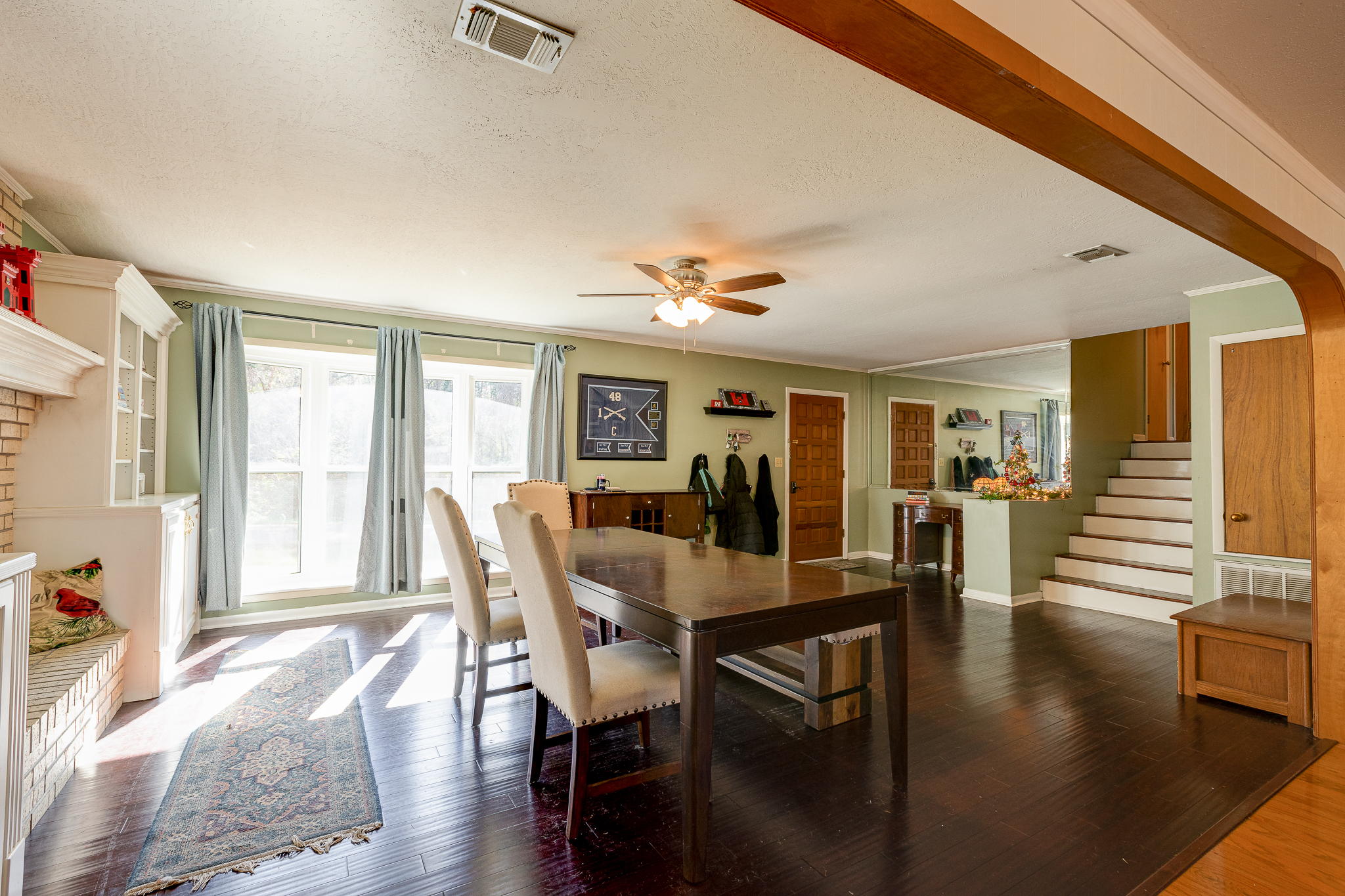 2 Dining Area View 2