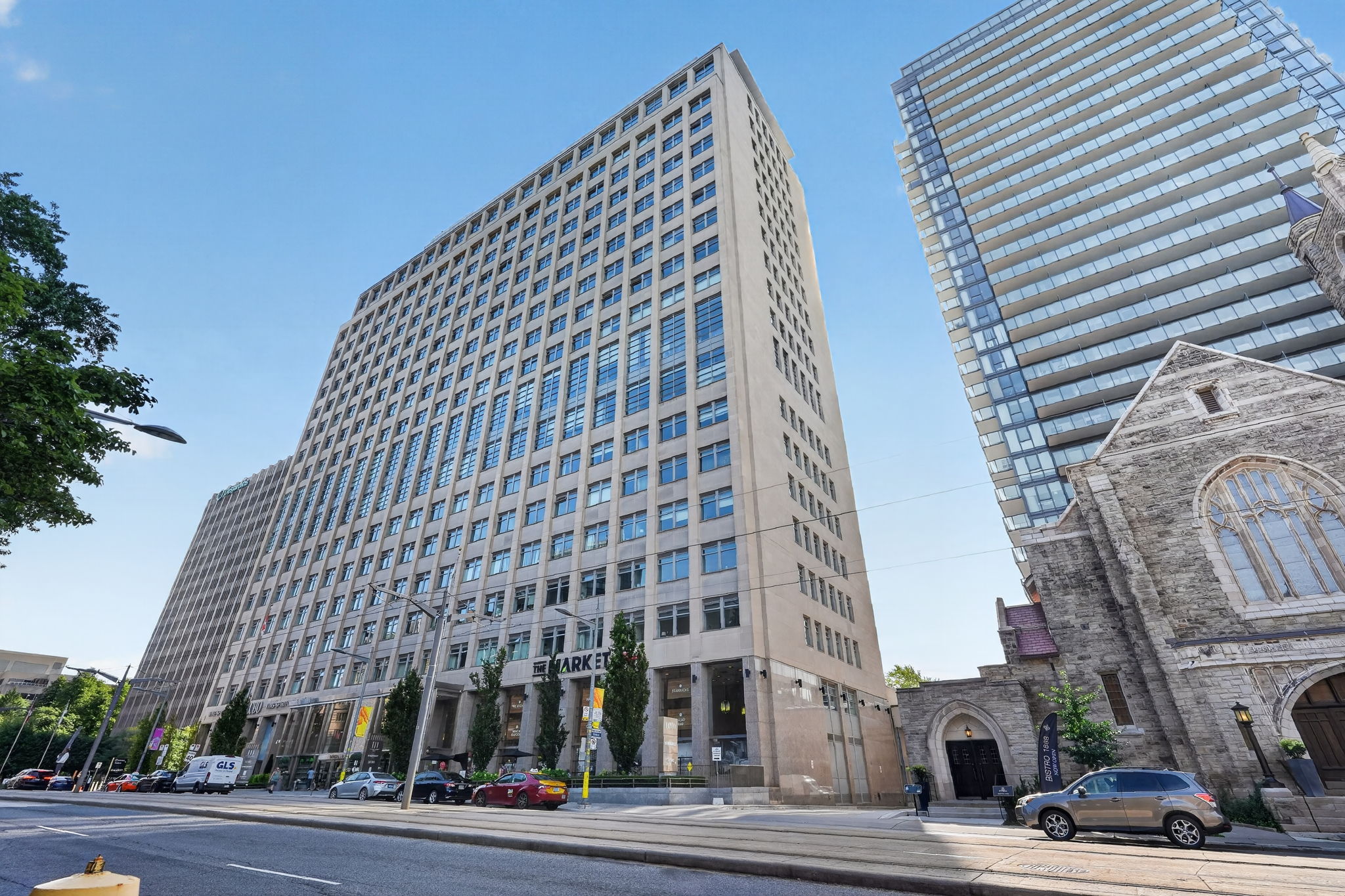 111 St Clair Ave W 1018 Toronto, ON M4V 1N5