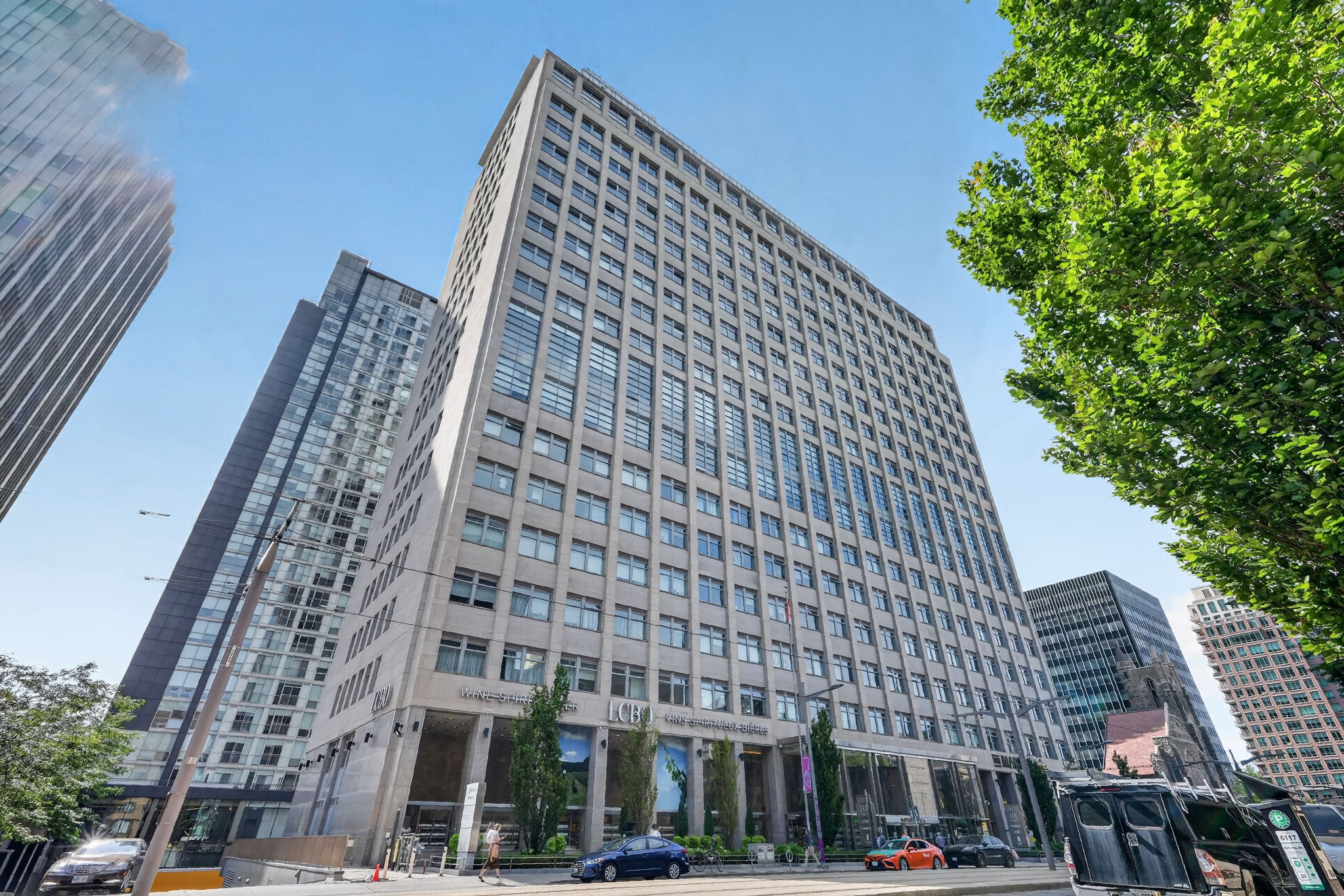 111 St Clair Ave W 1018 Toronto, ON M4V 1N5