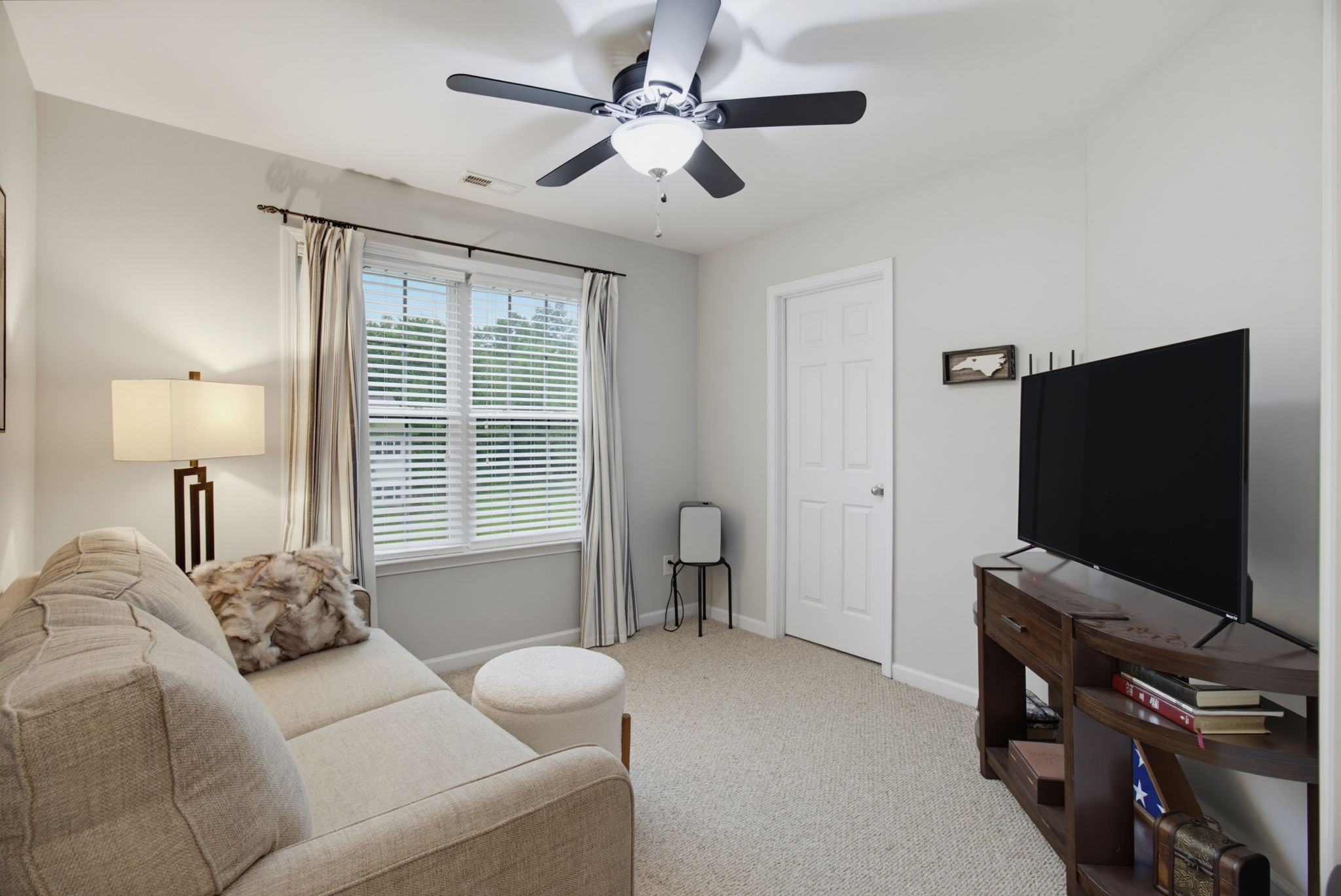 111 Tree Trop Ln-24