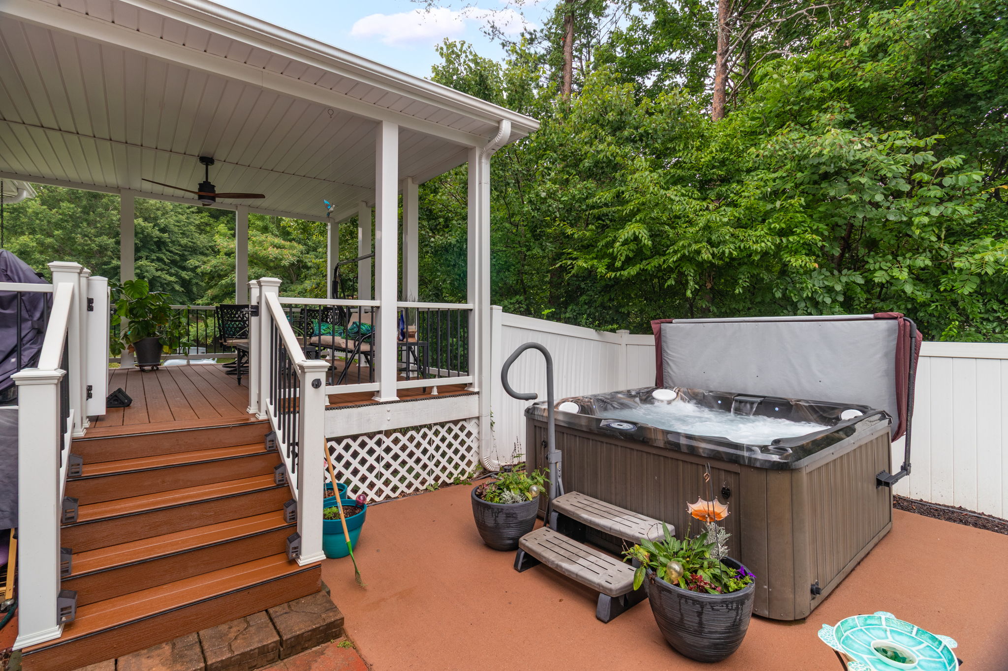 111 Tree Trop Ln-28