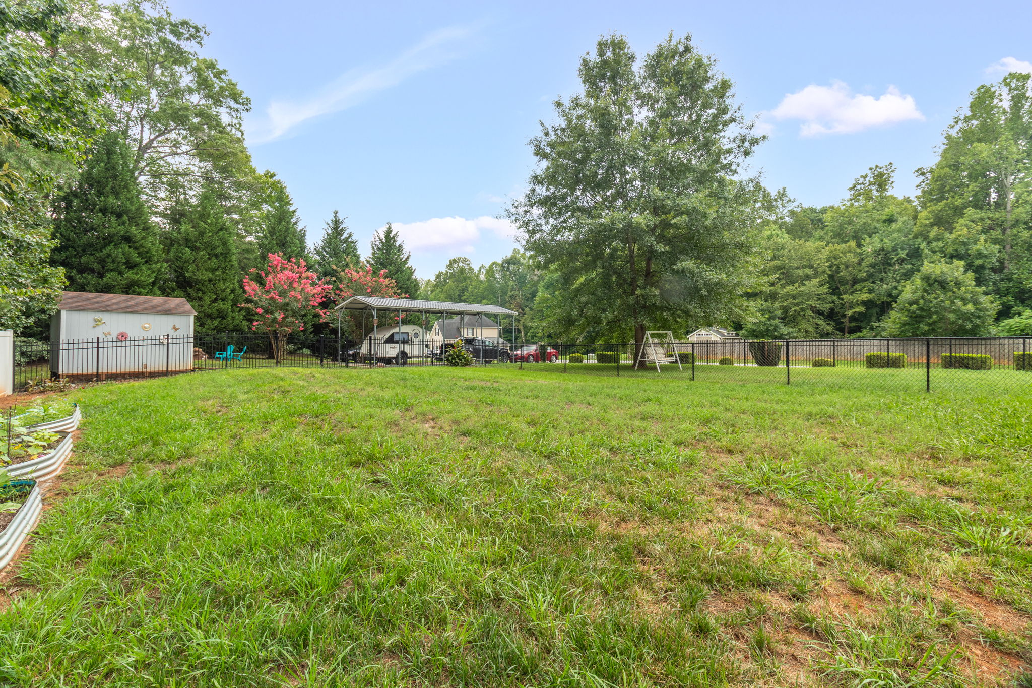 111 Tree Trop Ln-29