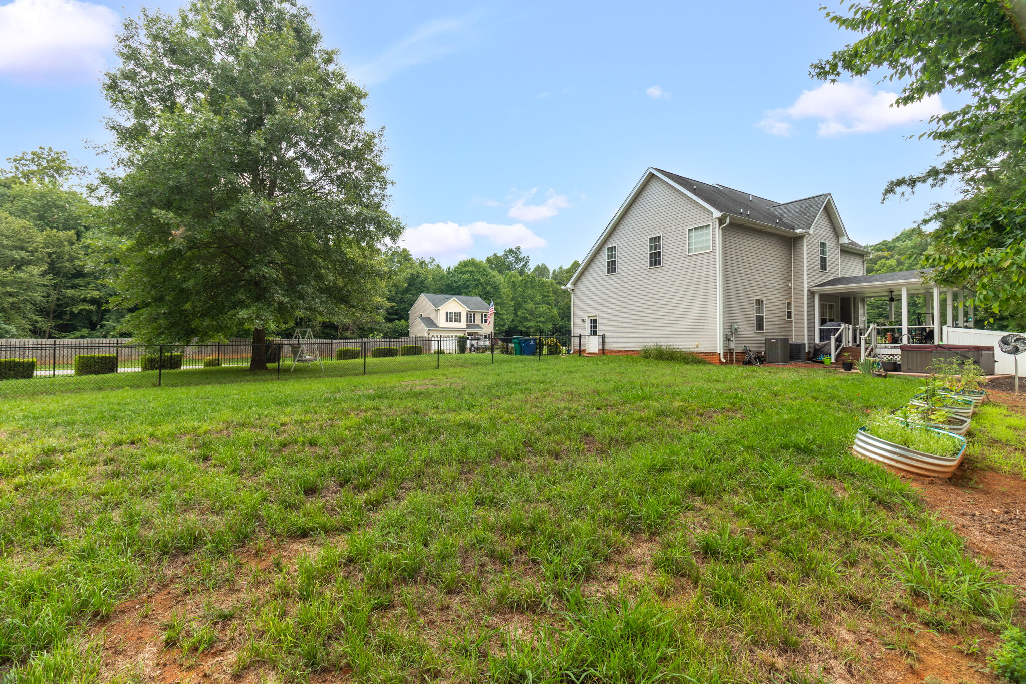 111 Tree Trop Ln-30