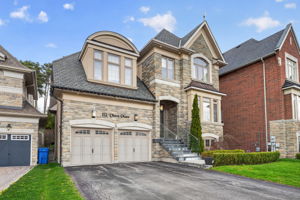 111 Vines Pl, Aurora ON