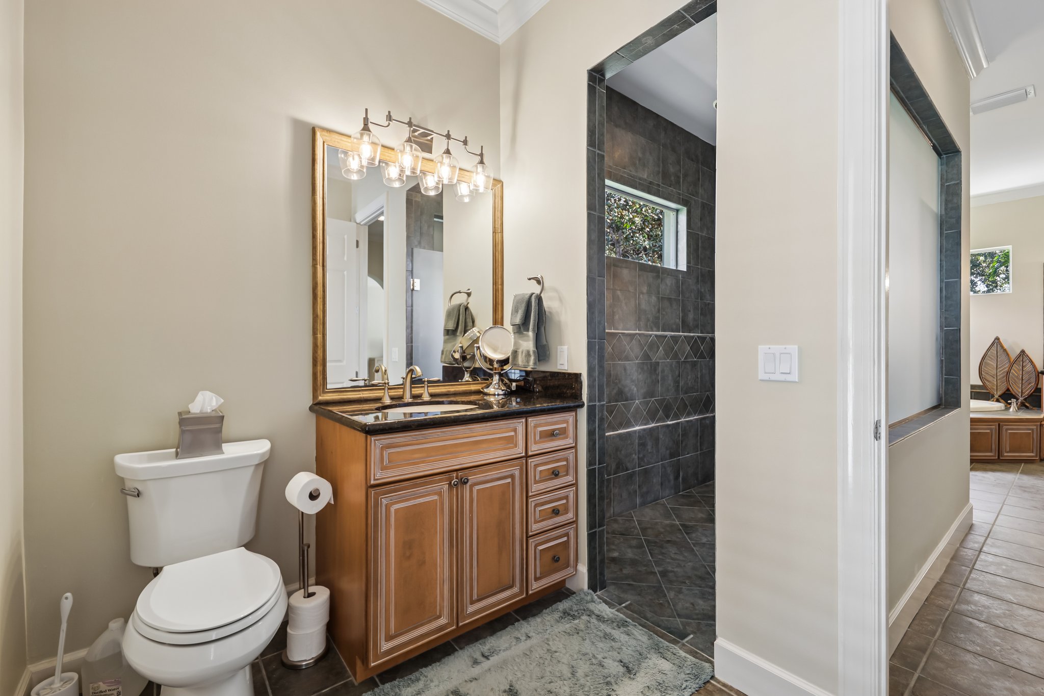 Carolina Cir SW-S2210-037.jpg