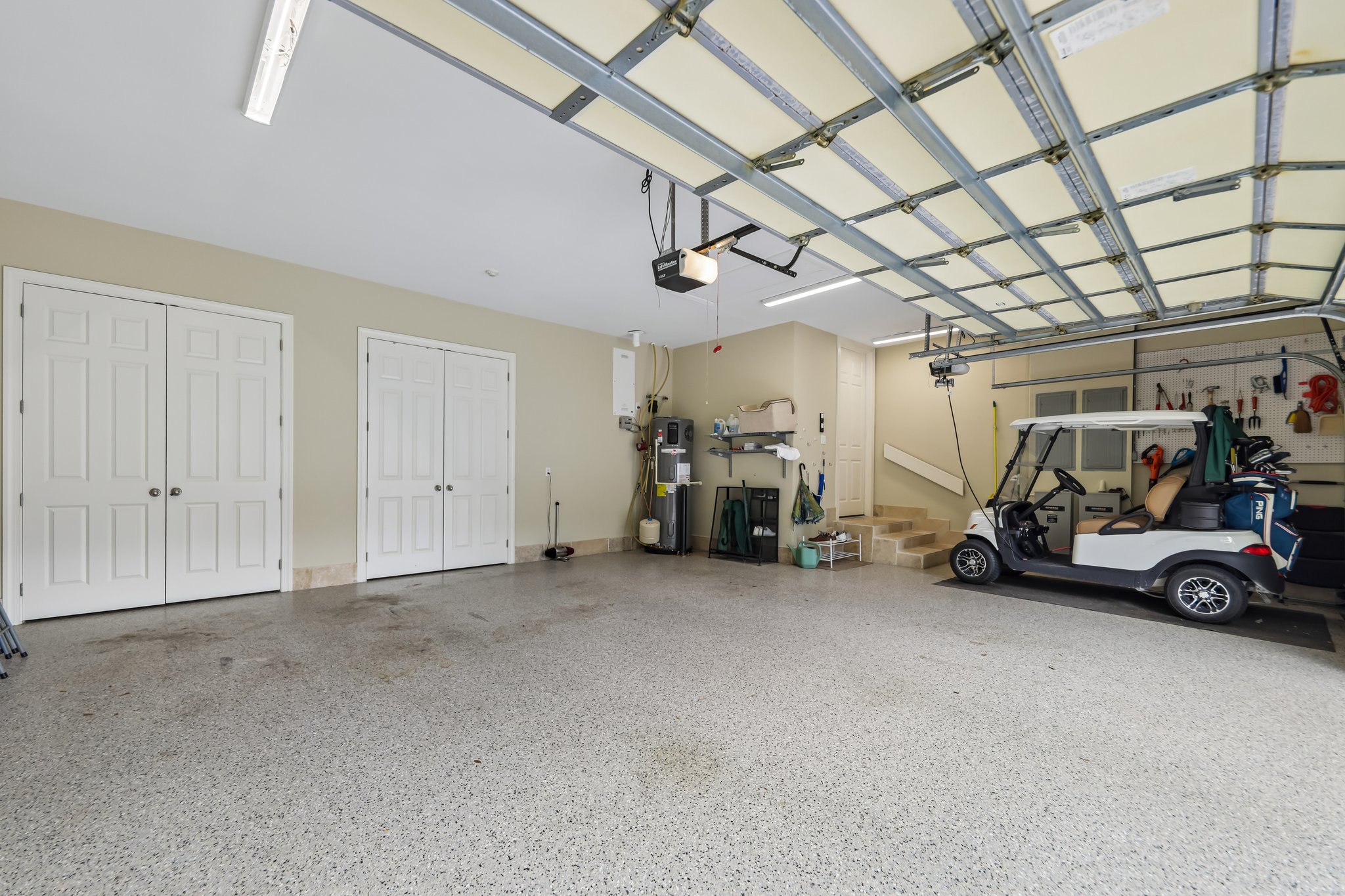 Carolina Cir SW-S2210-047.jpg