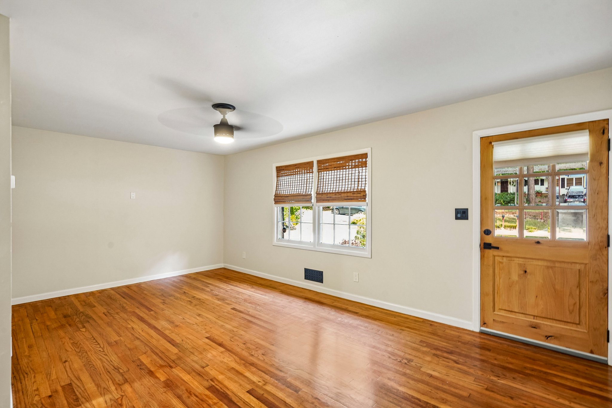 Creekdale Dr-S1710-006.jpg
