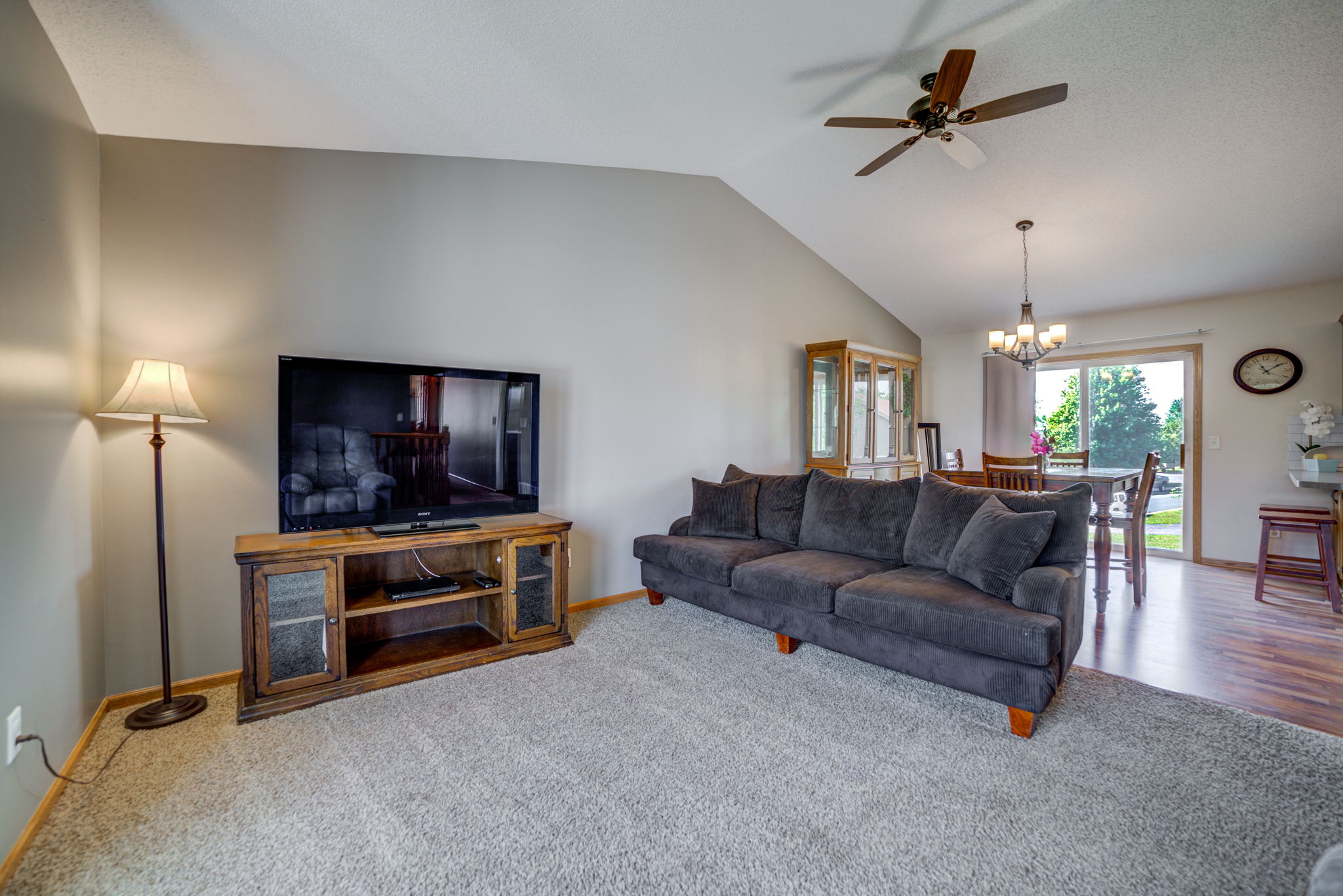 6 LivingRoom
