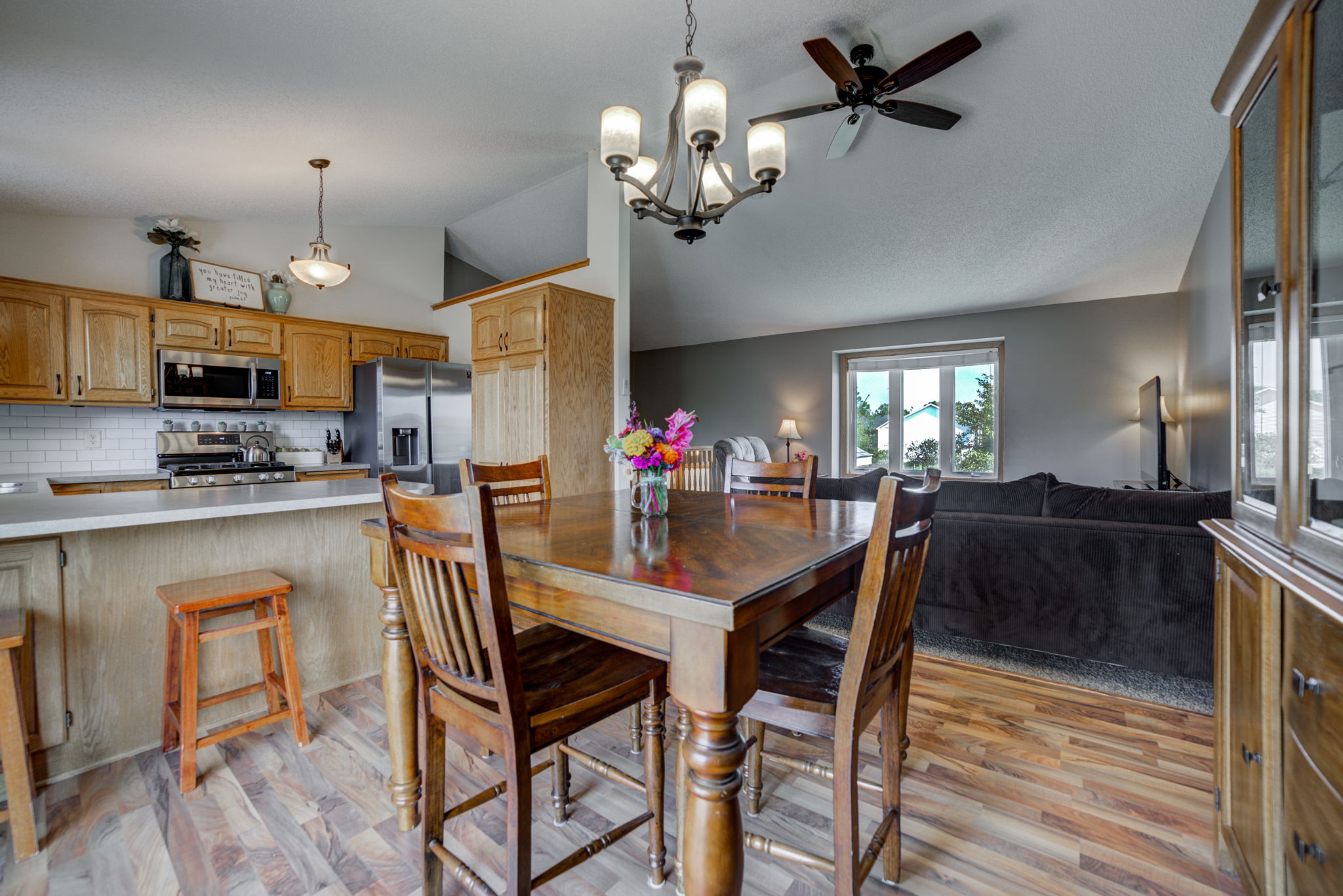10 DiningRoom