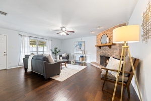 11106 Ptarmigan Dr, Austin, TX 78758, USA Photo 4