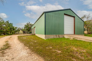Approx 2400 sq ft of warehouse included