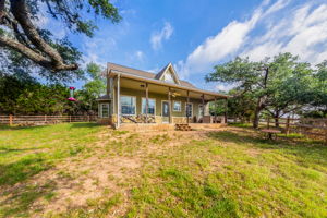 1.4 acre hill country charmer!