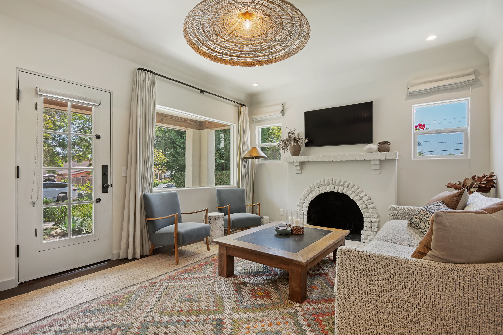 08-Living Room
