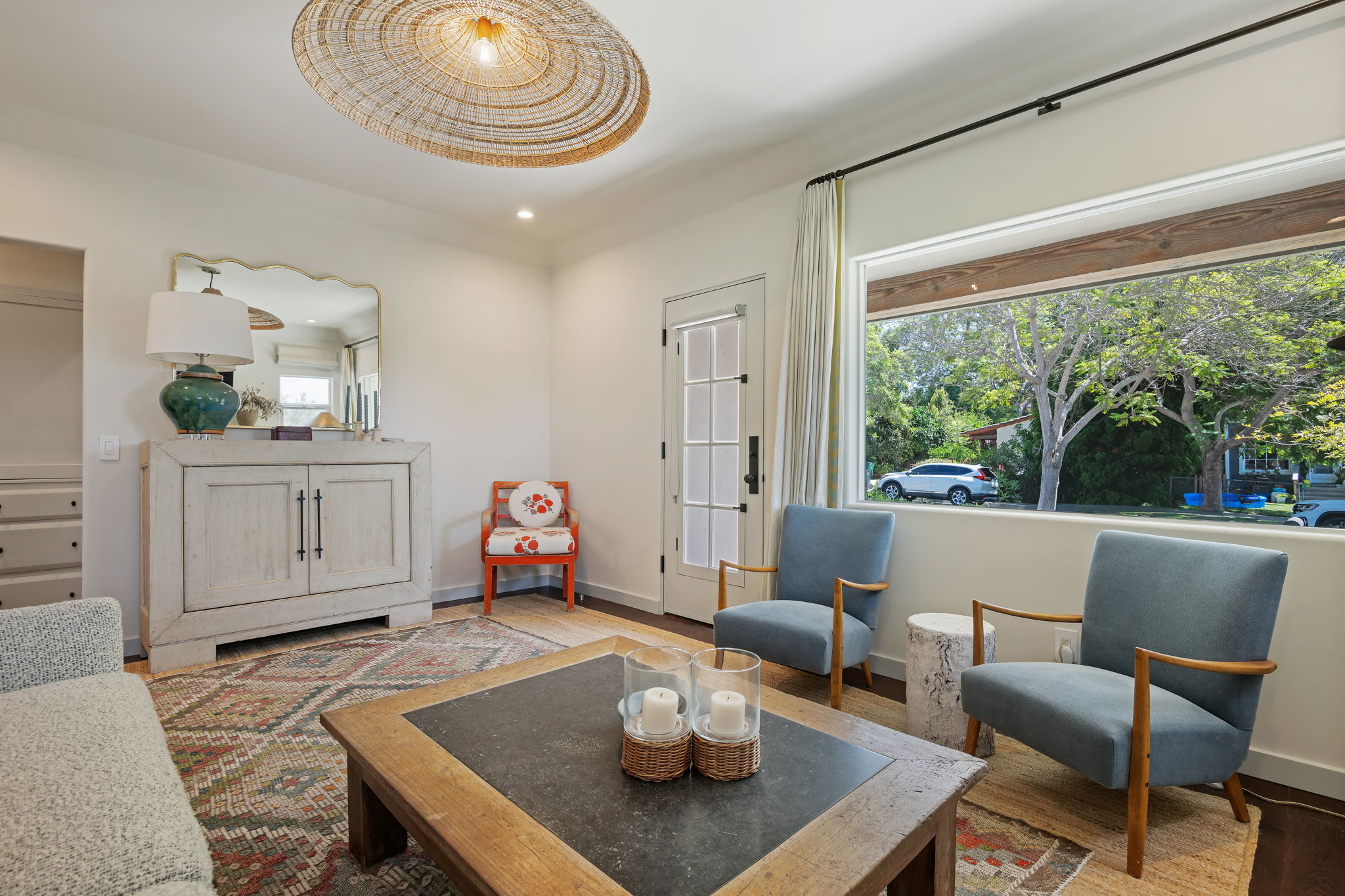 09-Living Room