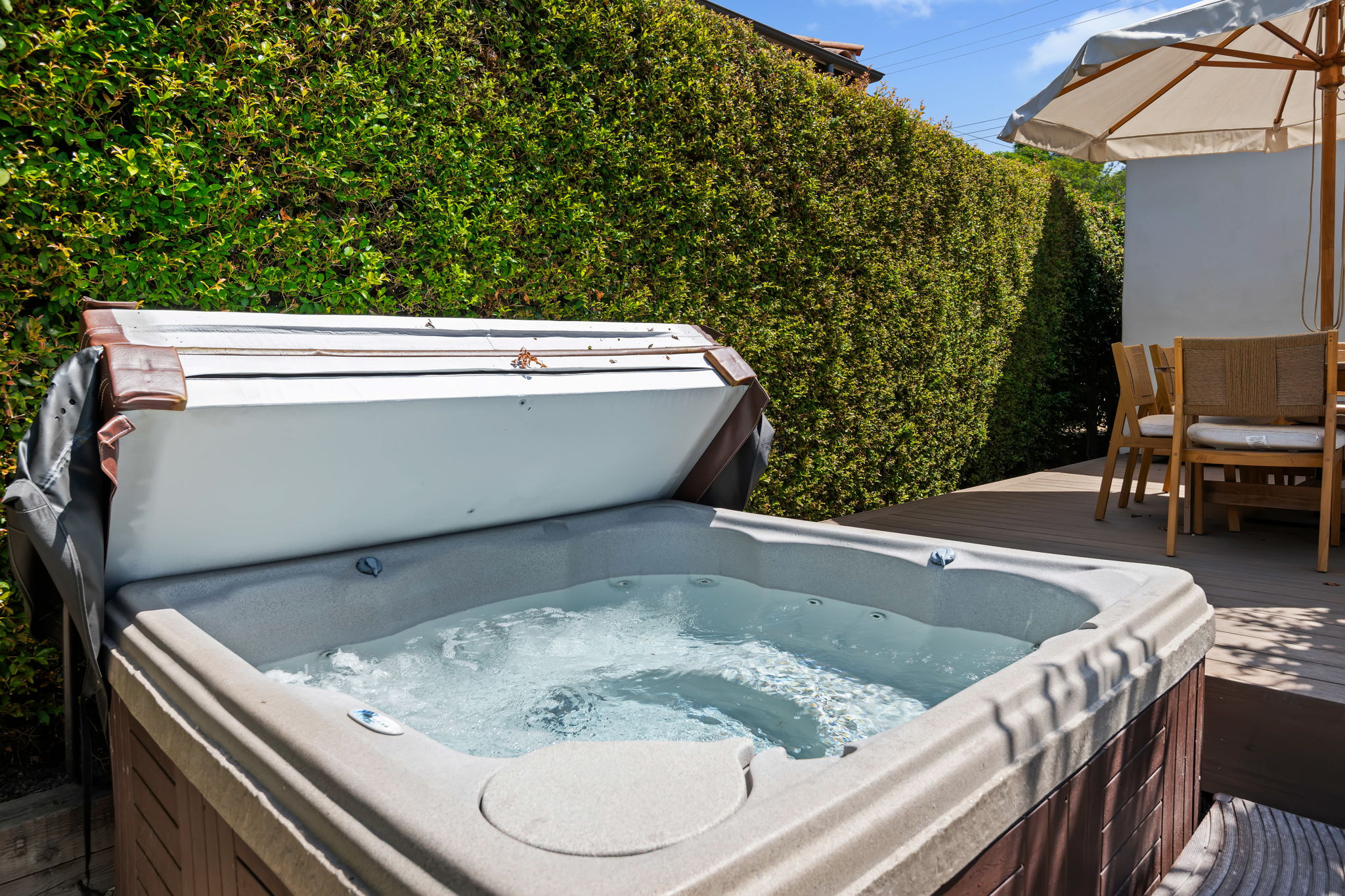 25-Hot Tub