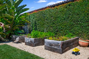 25 - Garden Beds