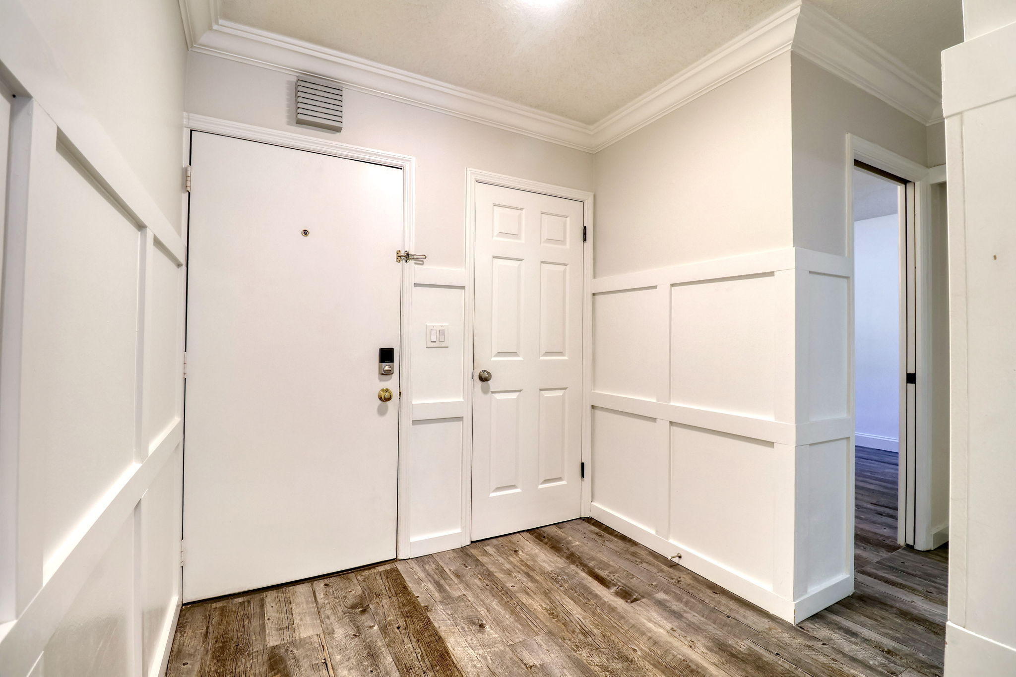 Entrance / Mudroom
