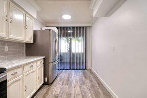 Large Dining Area in Kitchen!