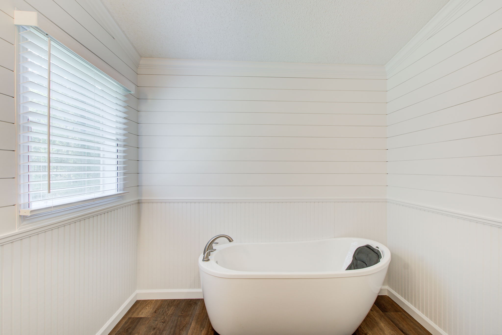15 Main BR En Suite B