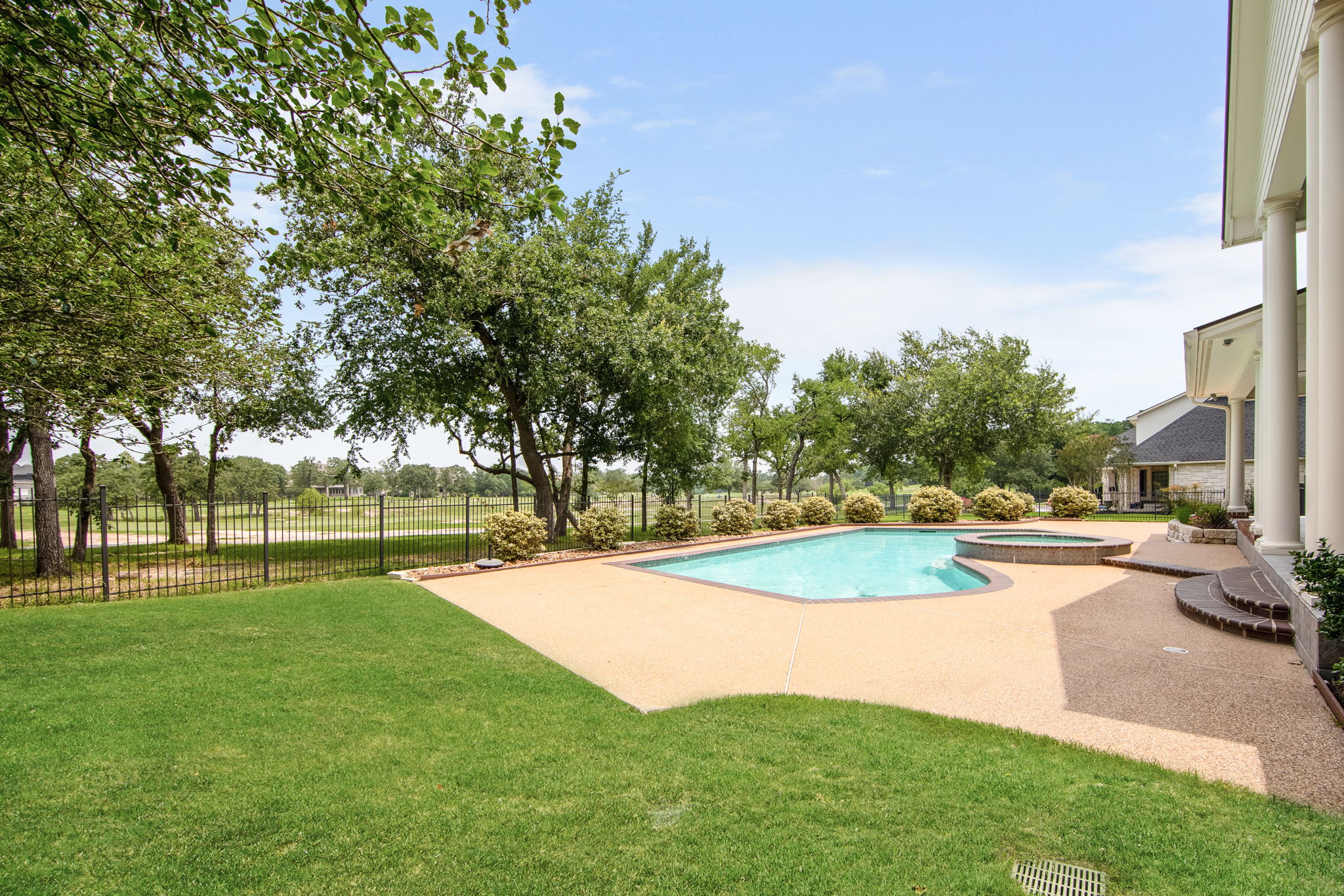 Wonderful yard and pool