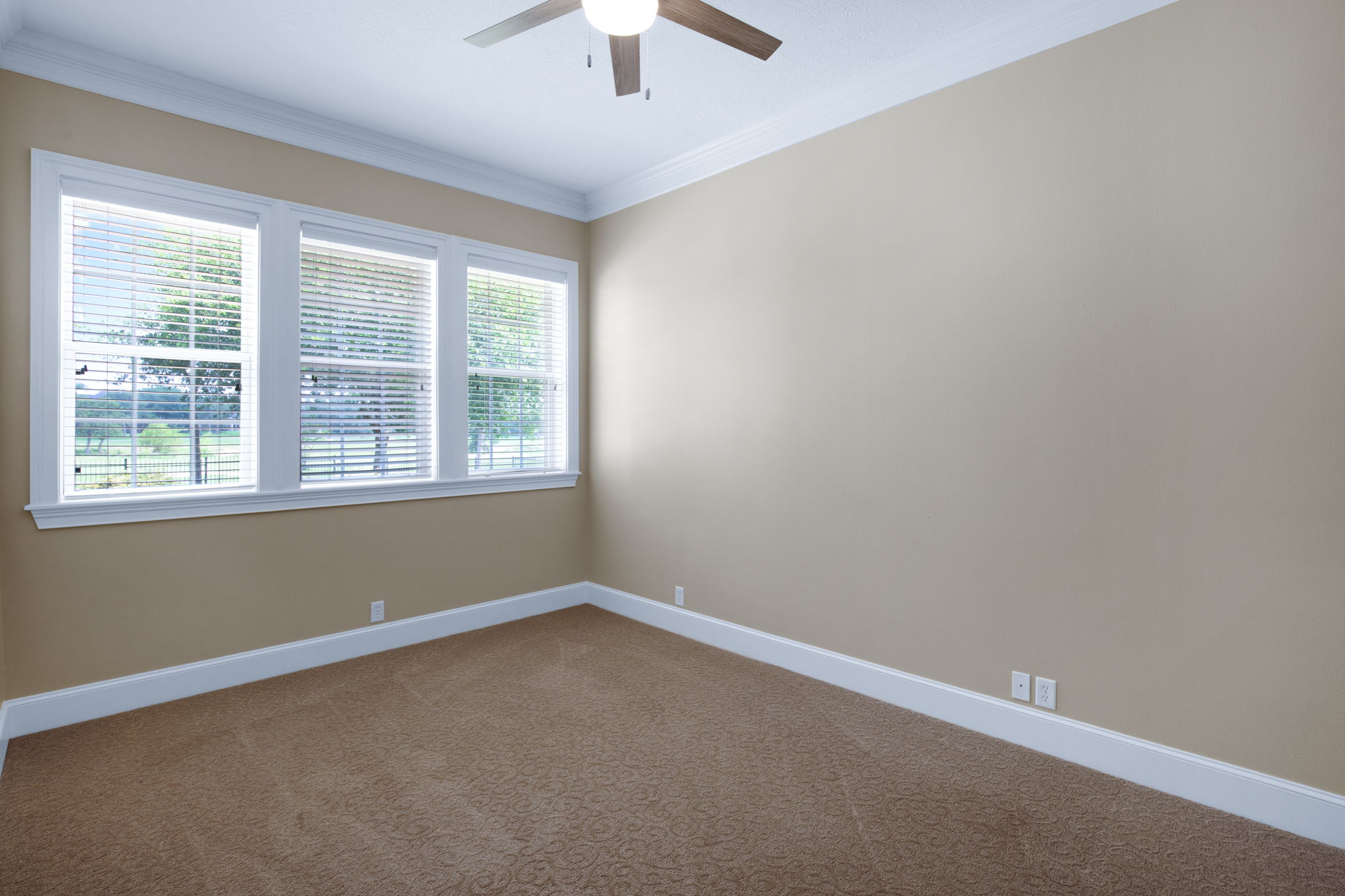 1st floor guest bedroom