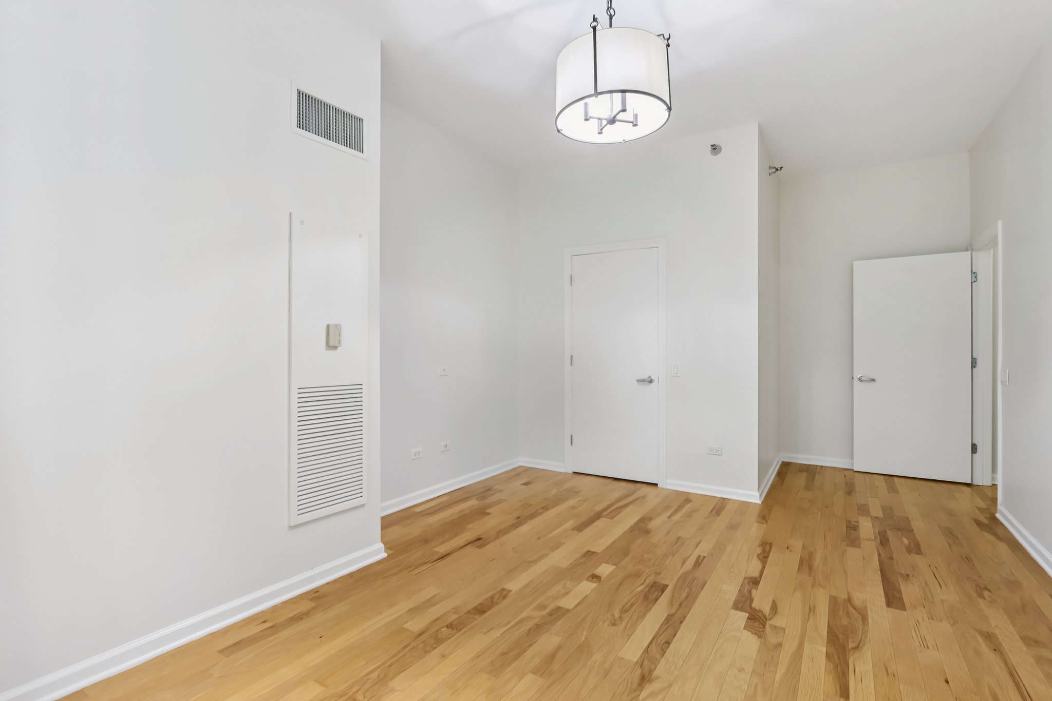S Wabash Ave 2601-S2108-018.jpg