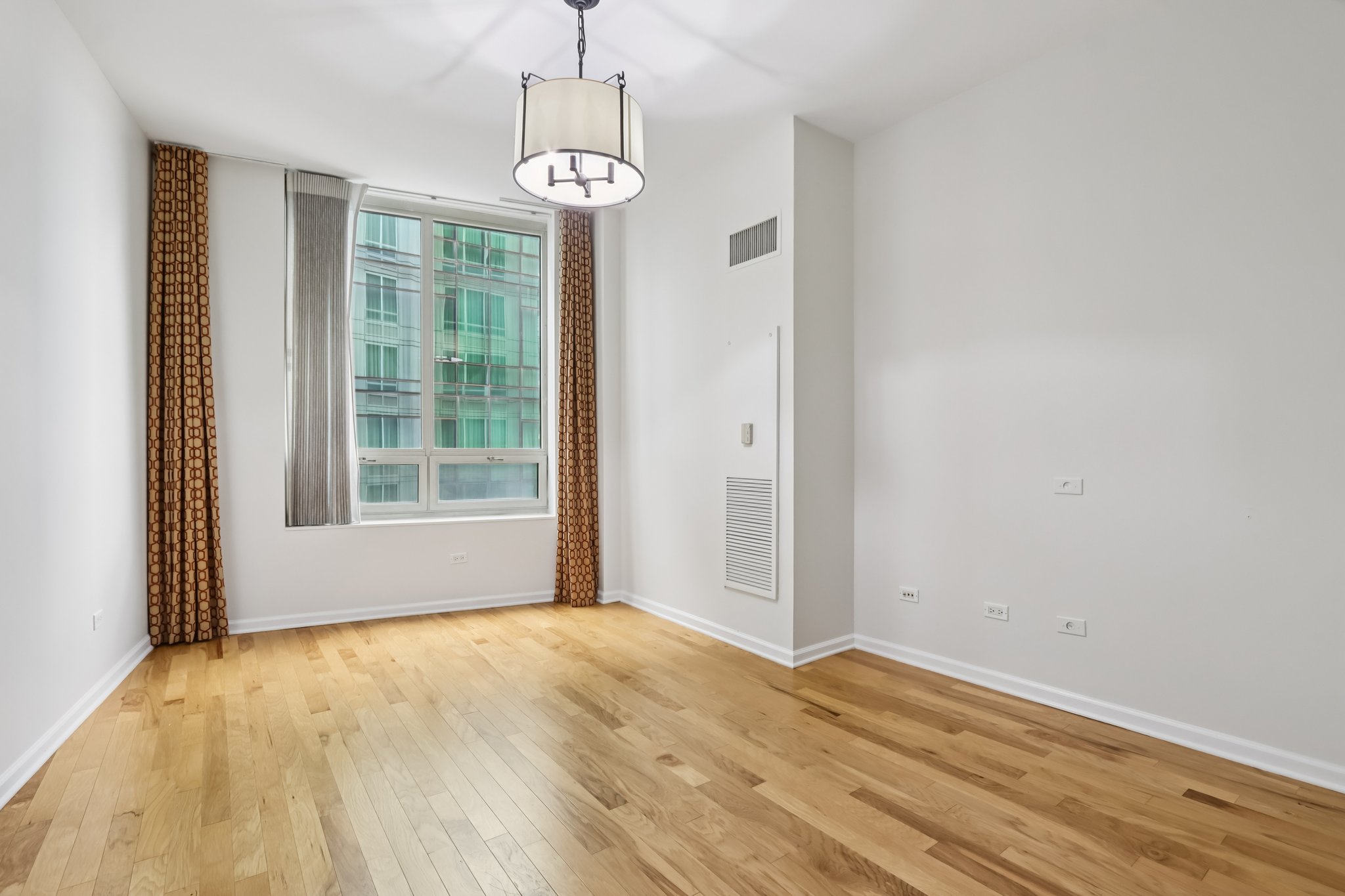 S Wabash Ave 2601-S2108-019.jpg