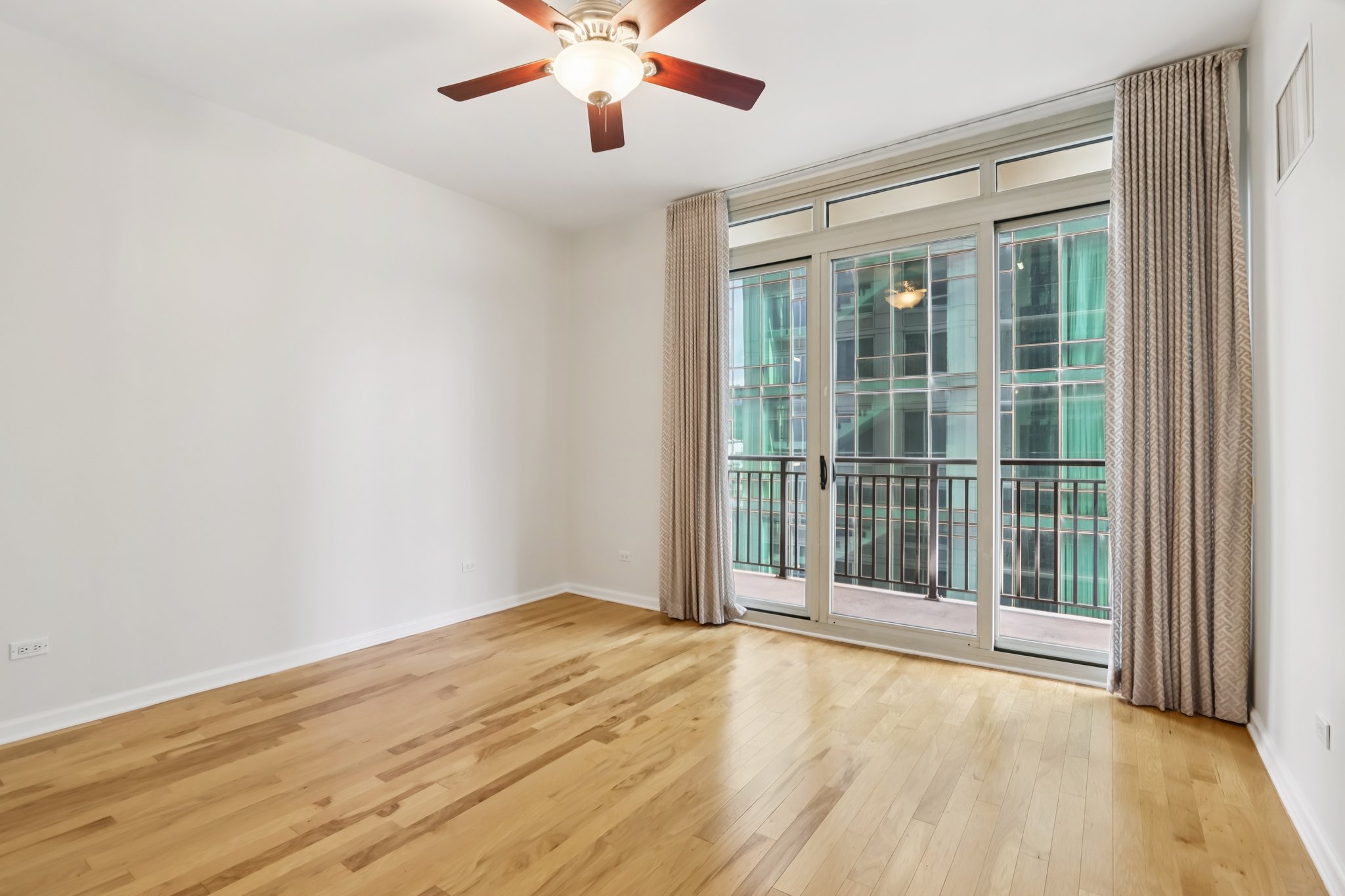 S Wabash Ave 2601-S2108-021.jpg