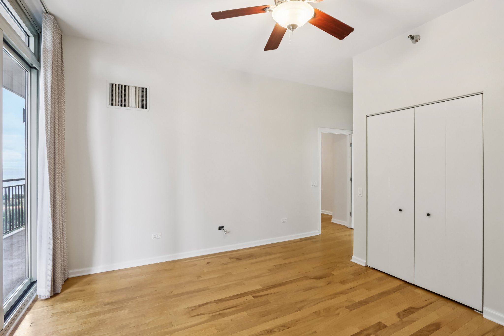 S Wabash Ave 2601-S2108-023.jpg