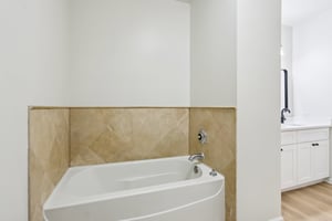 S Wabash Ave 2601-S2108-027.jpg