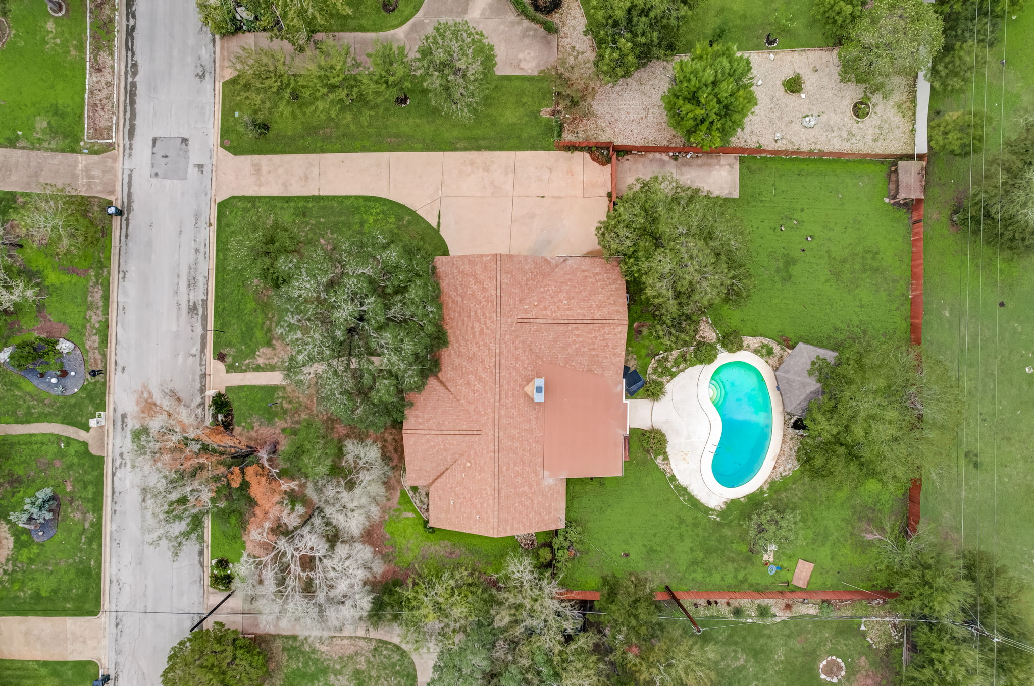 Shady Hollow Dr -057