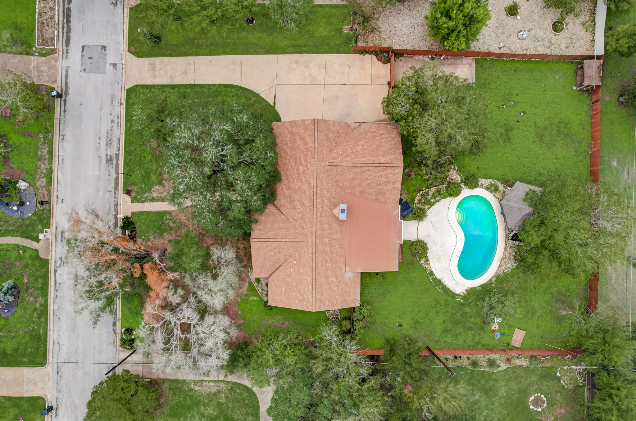 Shady Hollow Dr -058