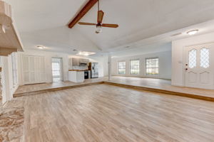 Shady Hollow Dr -009